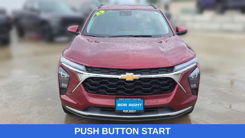 Used 2025 Chevrolet Trax LT w/ LT Convenience Package FWD image 8