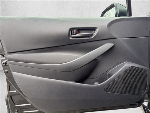 Used 2025 Toyota Corolla LE image 10