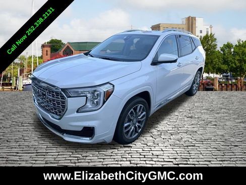 Used 2022 GMC Terrain Denali w/ Denali Premium Package AWD/4WD image 1