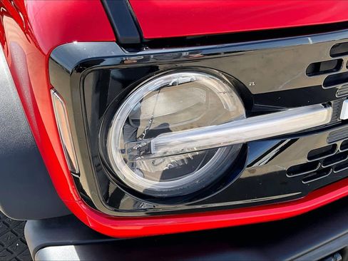 Used 2023 Ford Bronco Wildtrak image 26