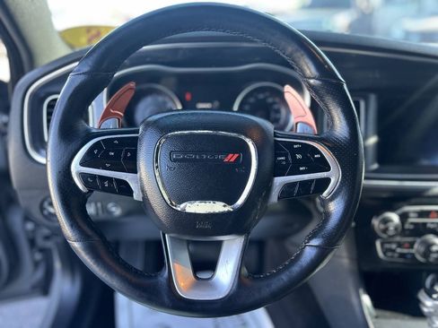 Used 2018 Dodge Charger R/T w/ Plus Group RWD image 9