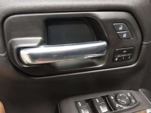 Used 2021 Chevrolet Silverado 1500 High Country w/ Technology Package image 25