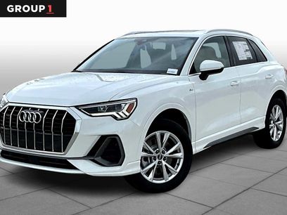 New 2025 Audi Q3 2.0T Premium w/ Convenience Package