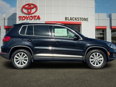 Used 2017 Volkswagen Tiguan Wolfsburg Edition FWD image 2