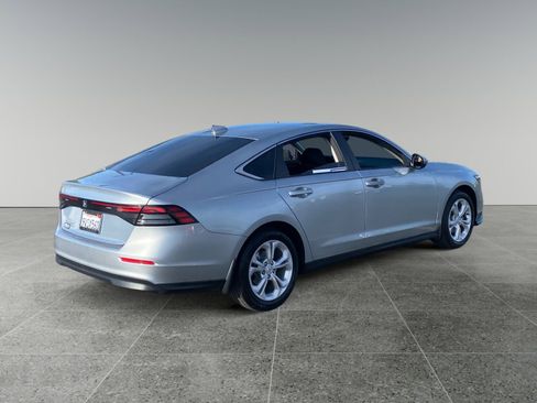 Used 2025 Honda Accord LX image 5