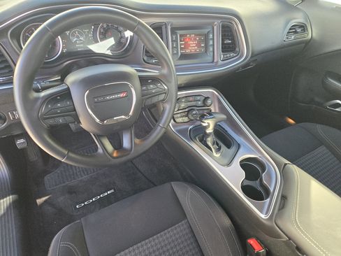 Used 2017 Dodge Challenger R/T image 25