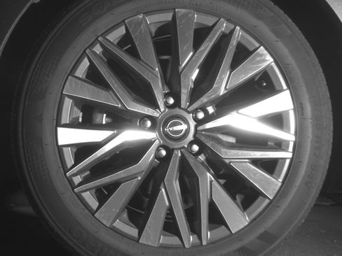 Used 2025 Nissan Altima 2.5 SV image 12