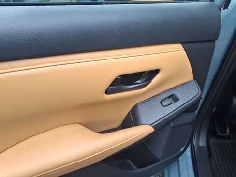 Used 2024 Nissan Sentra SV w/ SV Premium Package FWD image 6