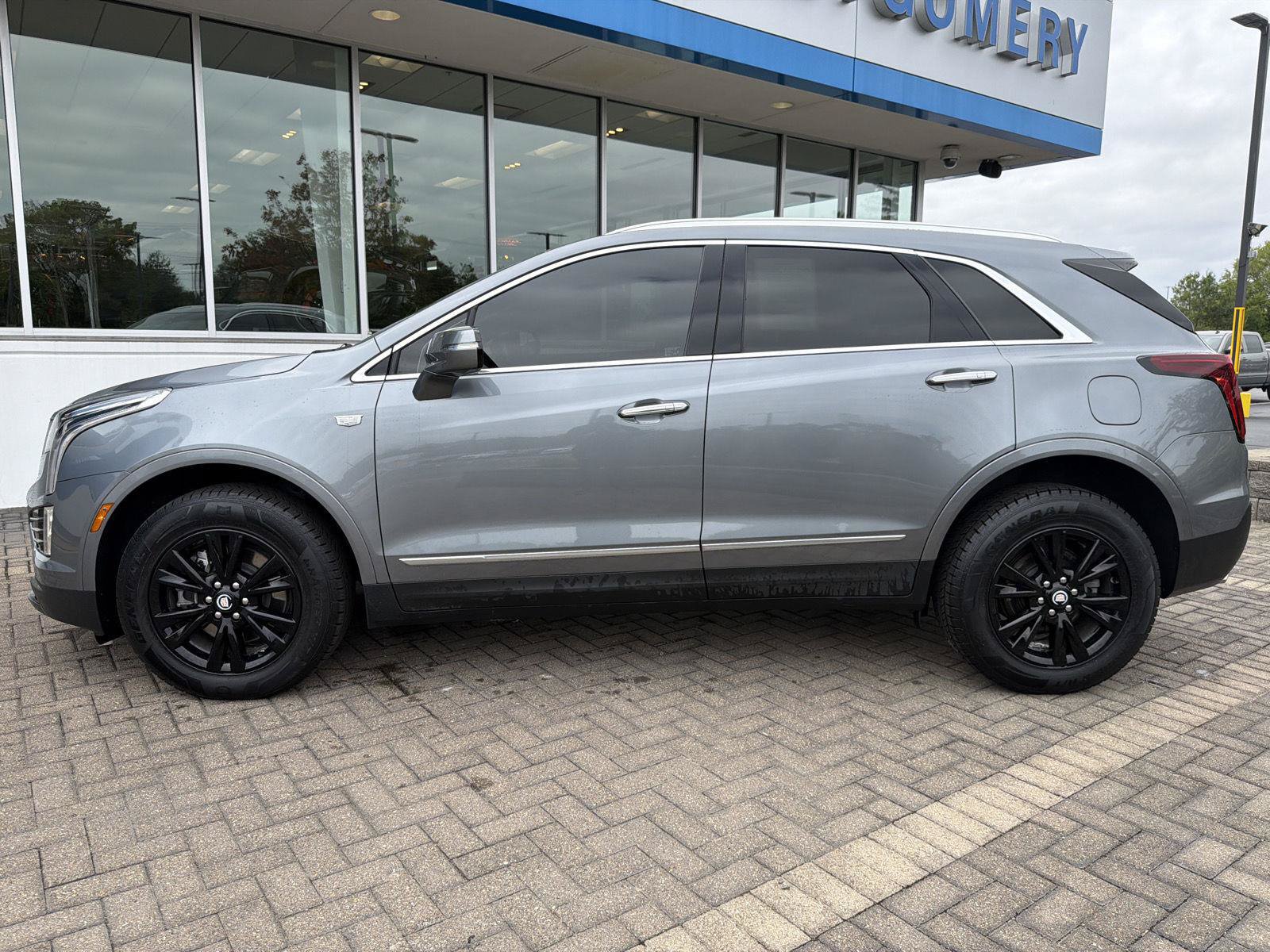 Used 2022 Cadillac XT5 Luxury AWD/4WD image 2