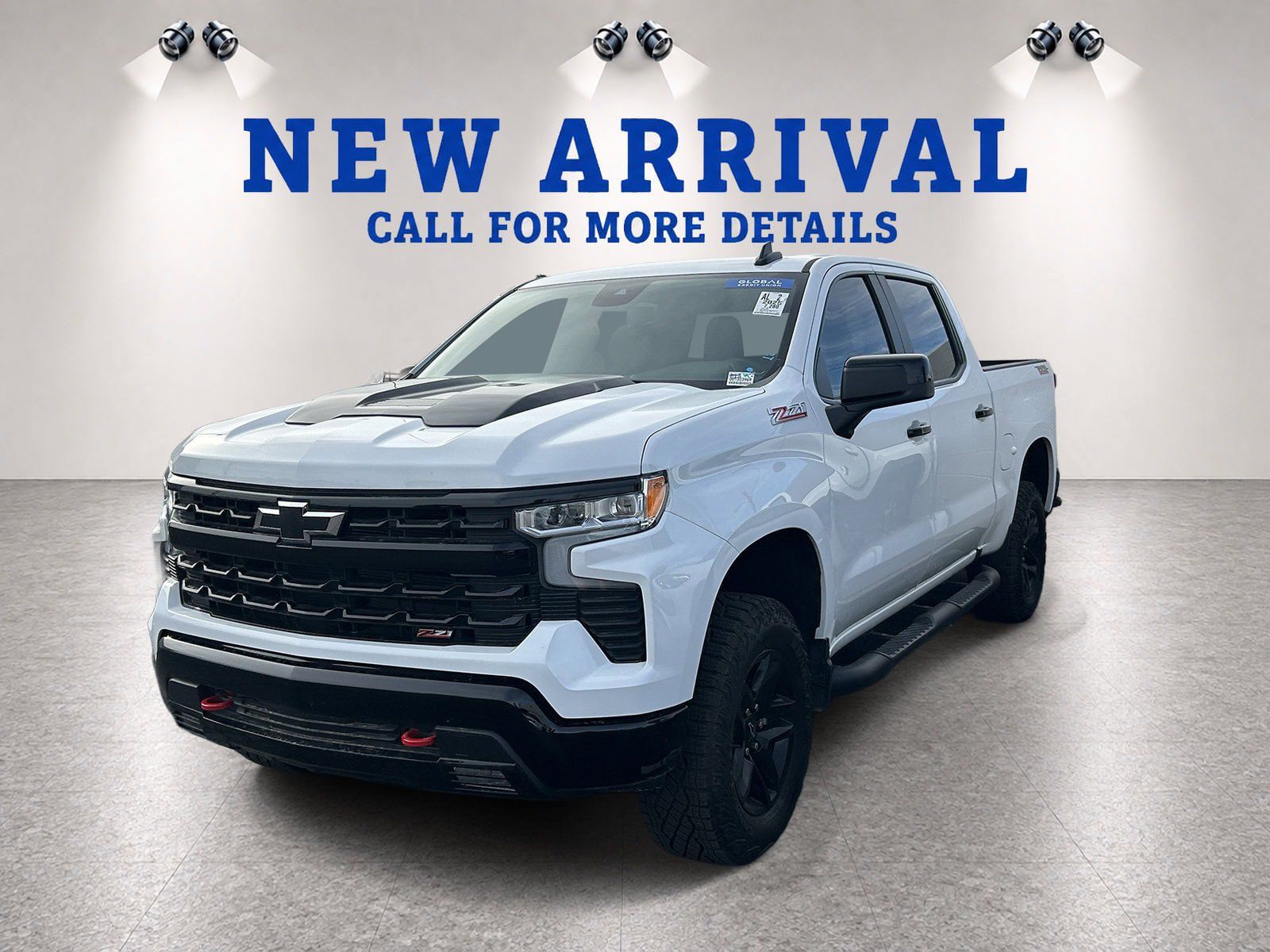 Used 2025 Chevrolet Silverado 1500 LT Trail Boss w/ Convenience Package II AWD/4WD image 2