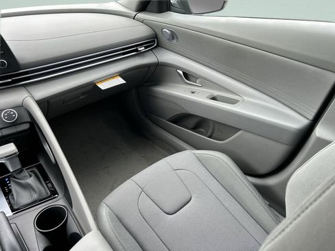 New 2026 Hyundai Elantra SEL Sport Premium FWD image 15