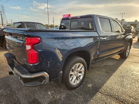 Used 2021 Chevrolet Silverado 1500 LTZ w/ Z71 Off-Road Package AWD/4WD image 5