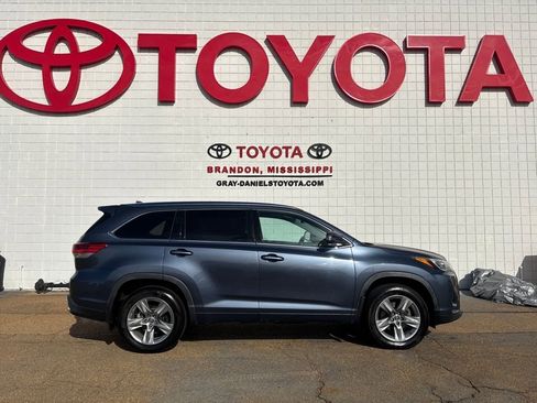 Used 2019 Toyota Highlander Limited image 4