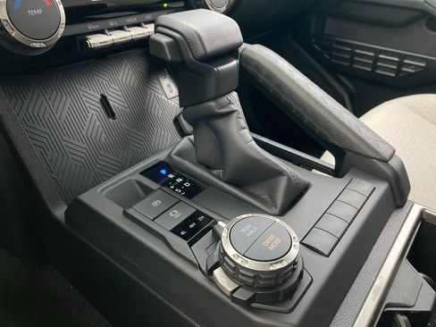 Certified 2026 Toyota 4Runner SR5 AWD/4WD image 26