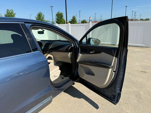Used 2018 Lincoln MKX Select w/ Select Plus Package AWD/4WD image 21