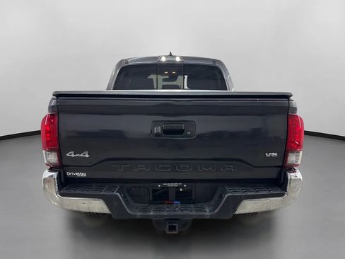 Used 2022 Toyota Tacoma SR5 AWD/4WD image 8