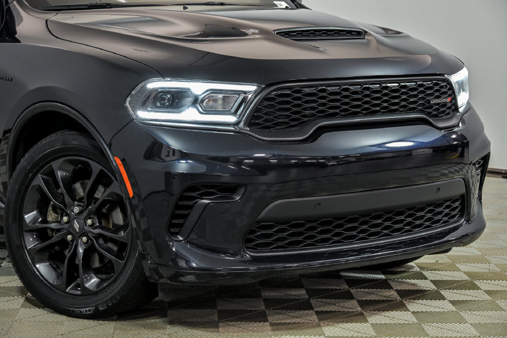 Used 2023 Dodge Durango R/T w/ Blacktop Package AWD/4WD image 2