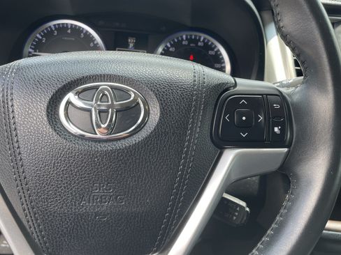 Used 2016 Toyota Highlander XLE FWD image 27