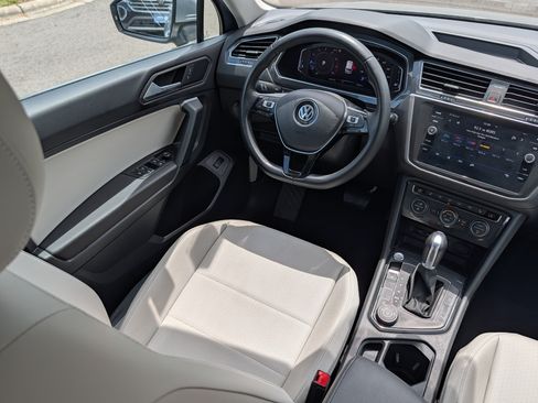 Used 2019 Volkswagen Tiguan SEL AWD/4WD image 9