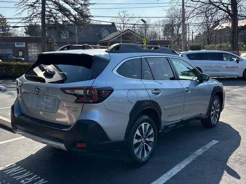 Used 2023 Subaru Outback Limited XT image 3