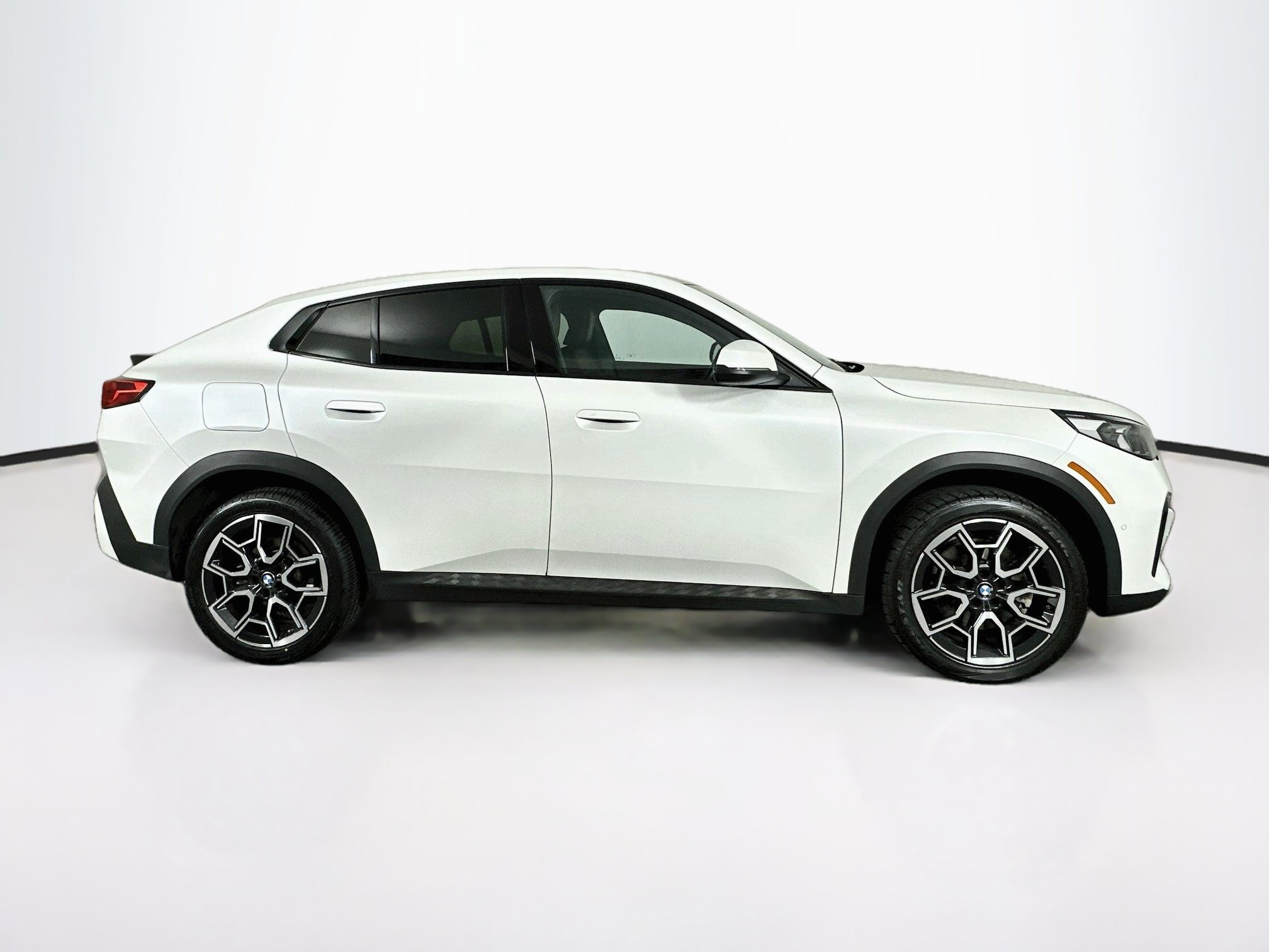 Used 2026 BMW X2 xDrive28i w/ Convenience Package AWD/4WD image 10