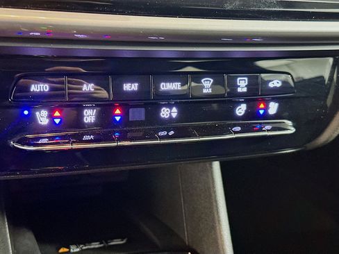 Used 2022 Chevrolet Bolt EUV Premier w/ Sun & Sound Package image 24