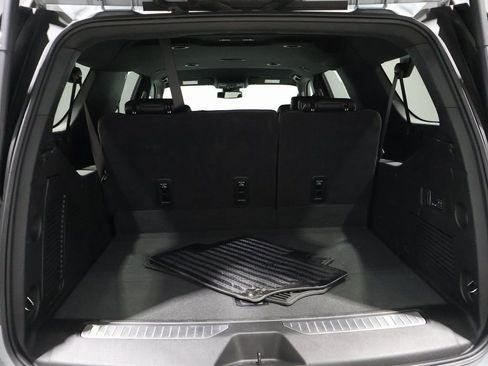 Used 2025 Chevrolet Suburban Premier image 19