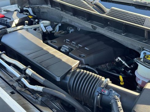 Used 2023 Chevrolet Silverado 1500 Custom image 24