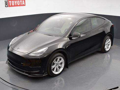 Used 2023 Tesla Model Y Long Range image 29