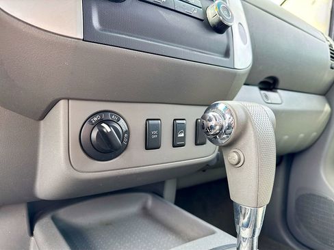 Used 2010 Nissan Frontier SE AWD/4WD image 30