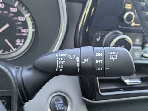 Used 2021 Toyota Highlander XLE image 33