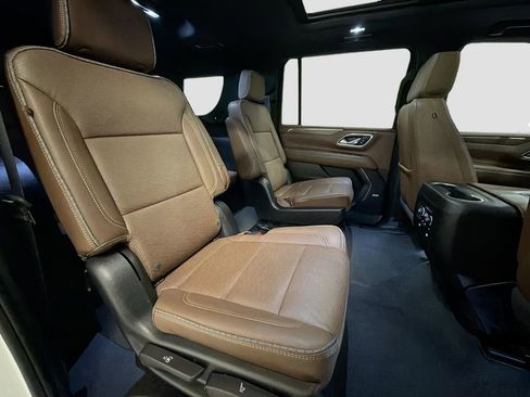 Used 2023 Chevrolet Suburban High Country AWD/4WD image 33
