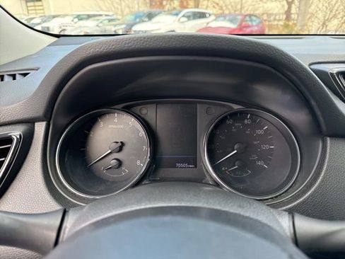 Used 2018 Nissan Rogue S image 8