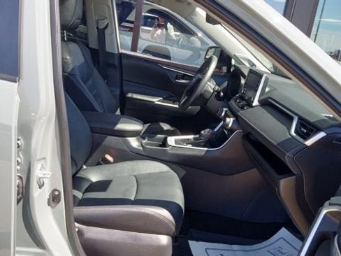 Used 2021 Toyota RAV4 XLE Premium AWD/4WD image 16