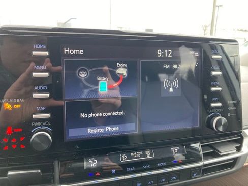 Certified 2024 Toyota Sienna XLE image 33