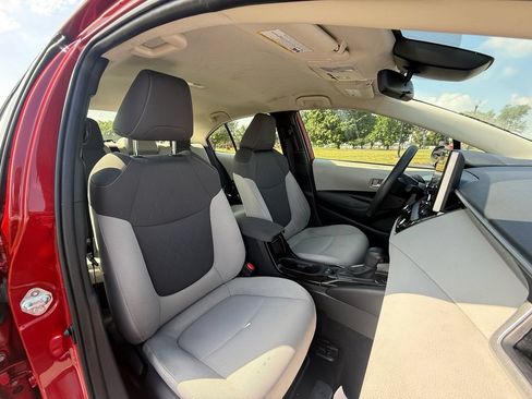 Used 2021 Toyota Corolla LE FWD image 12