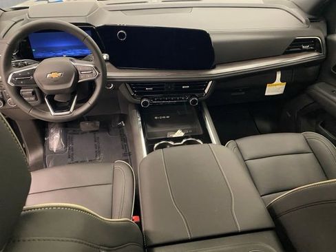 New 2026 Chevrolet Suburban Premier image 16