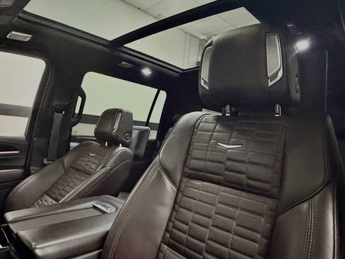 Used 2023 Cadillac Escalade ESV V AWD/4WD image 24