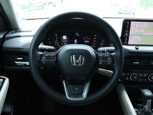 Used 2025 Honda Accord Touring image 15