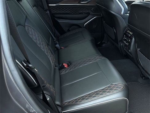 Used 2025 Jeep Grand Cherokee Summit image 39