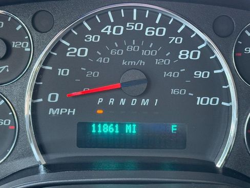 Used 2025 Chevrolet Express 3500 LT w/ LT Preferred Equipment Group RWD image 22
