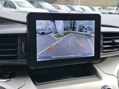 Used 2022 Ford Explorer XLT image 22