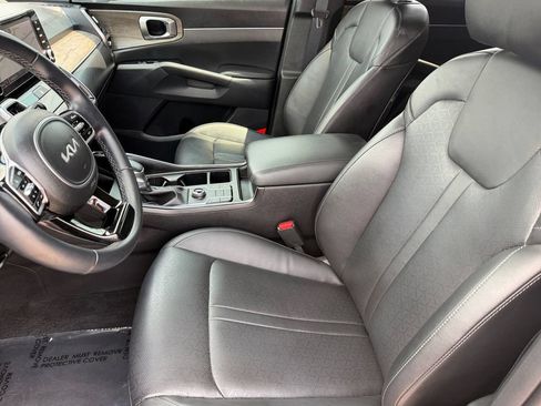 Used 2023 Kia Sorento S w/ Panoramic Sunroof Package AWD/4WD image 10