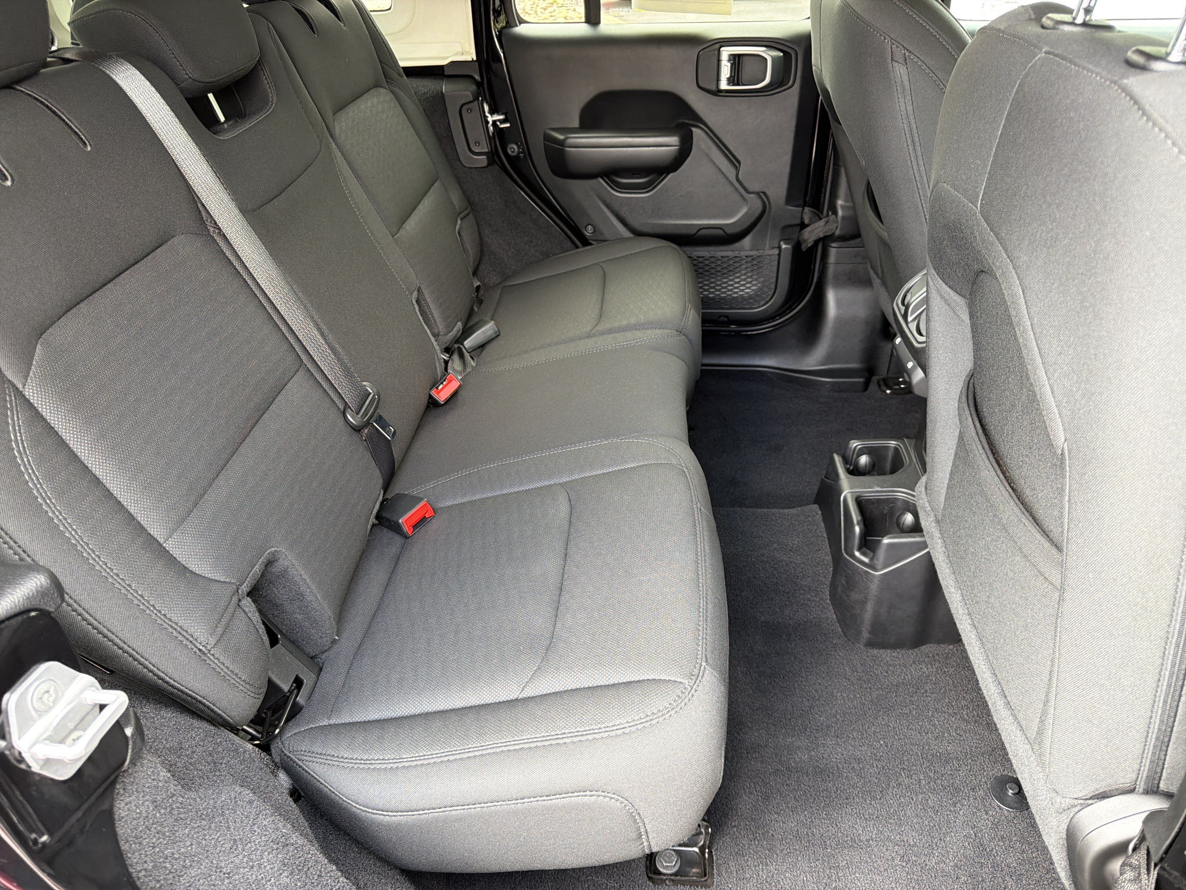 Used 2019 Jeep Wrangler Unlimited Sport S AWD/4WD image 18