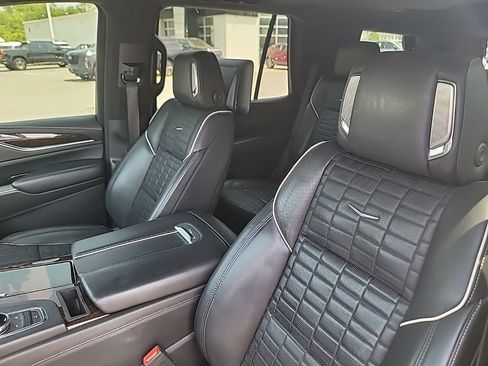 Used 2021 Cadillac Escalade Sport Platinum w/ LPO, ONYX Package image 10