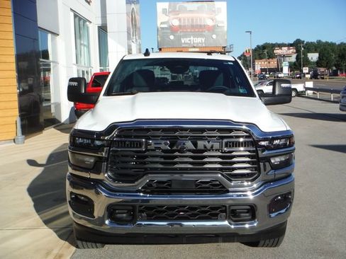 Certified 2026 RAM 2500 Big Horn AWD/4WD image 7