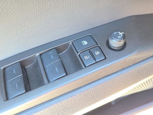 Used 2024 Toyota Camry SE image 27