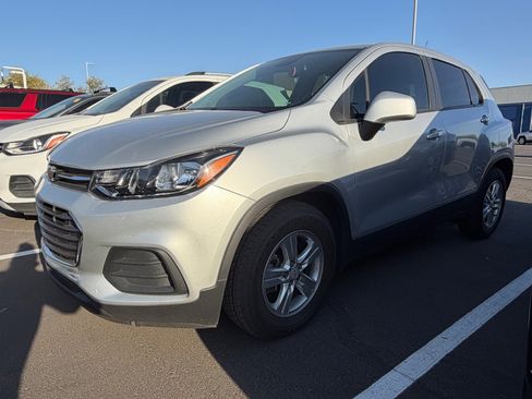 Used 2021 Chevrolet Trax LS image 5