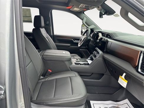 New 2025 GMC Sierra 2500 Denali w/ Denali Reserve Package image 15