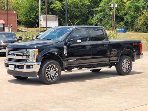 Used 2017 Ford F250 Lariat w/ Lariat Value Package AWD/4WD image 3